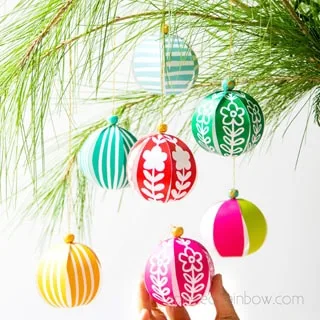Des ornements en papier réalisés en cinq minutes – décoration de Noël faite main