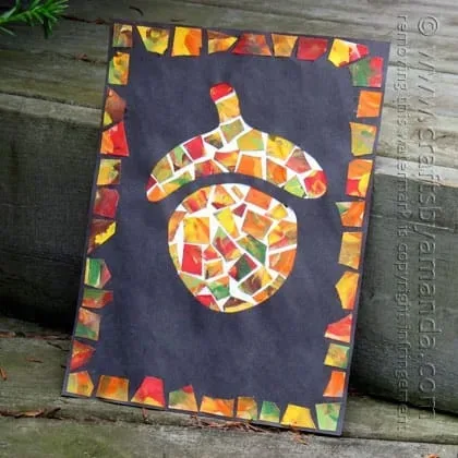 Grand gland d’automne décoré avec une mosaïque de papier