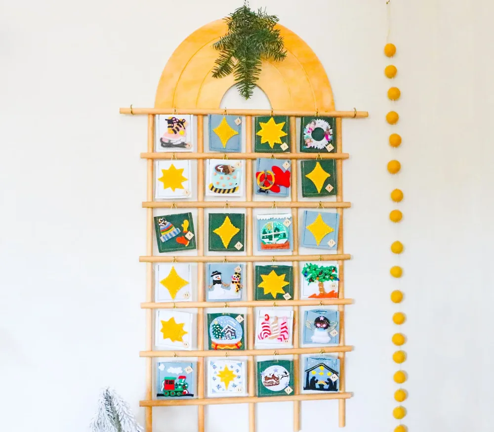 Un calendrier de l’Avent héritage en feutrine et bois – calendrier de l’Avent DIY