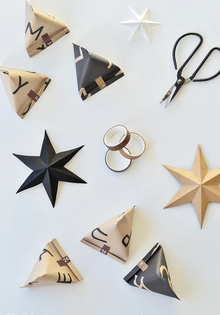 Un calendrier minimaliste en pochettes pyramidales – calendrier de l’Avent DIY