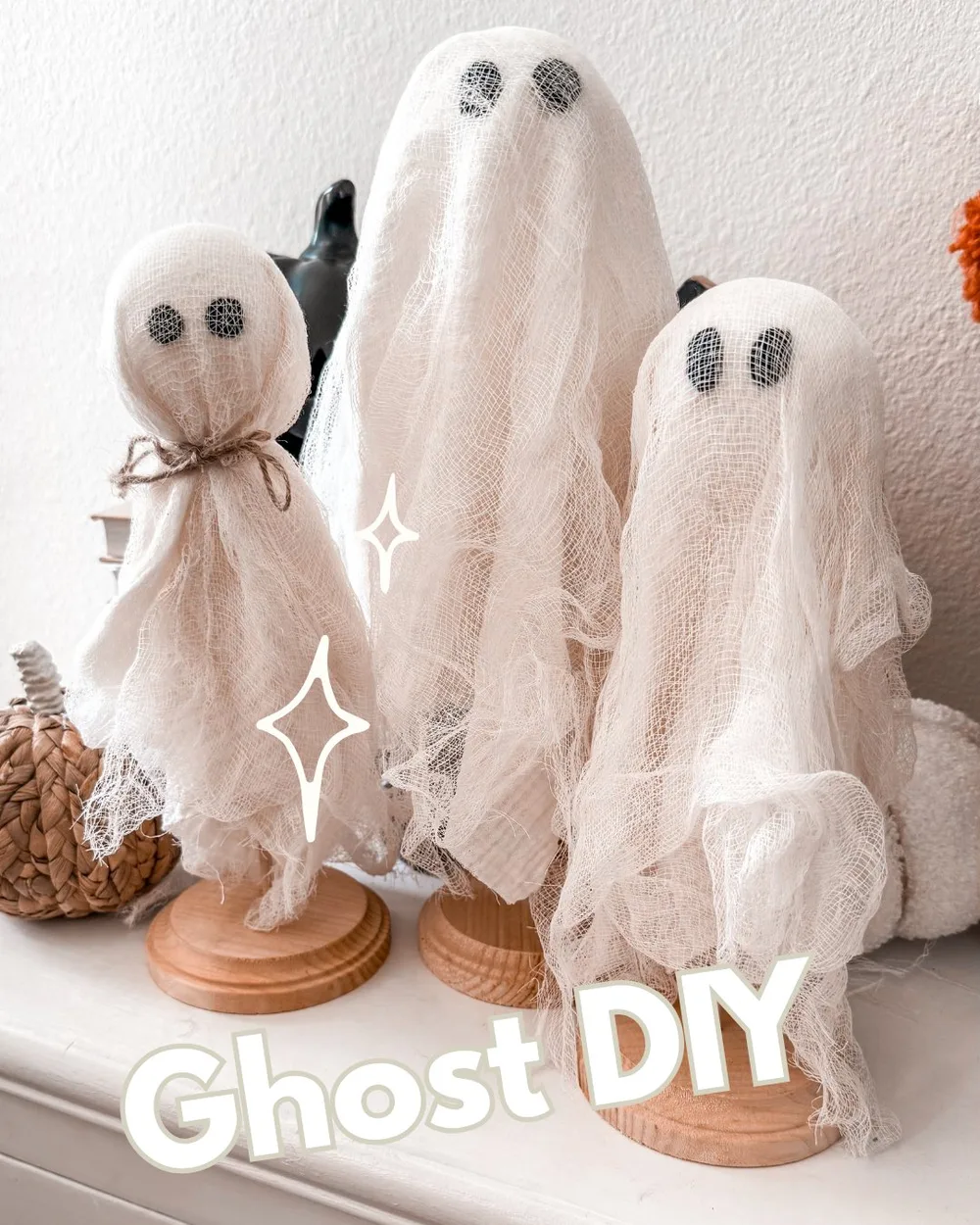 De petits fantômes en étamine – décoration Halloween DIY