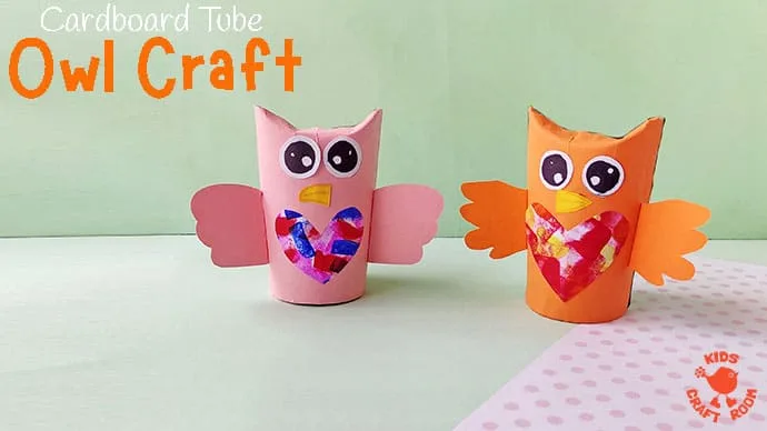 Deux hiboux colorés fabriqués avec des rouleaux de carton