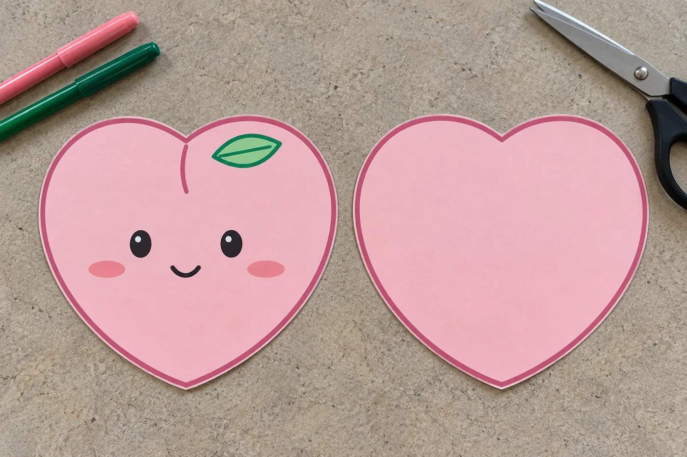 Deux silhouettes de pêche en papier découpées à plat, une face kawaii dessinée et un dos rose uni