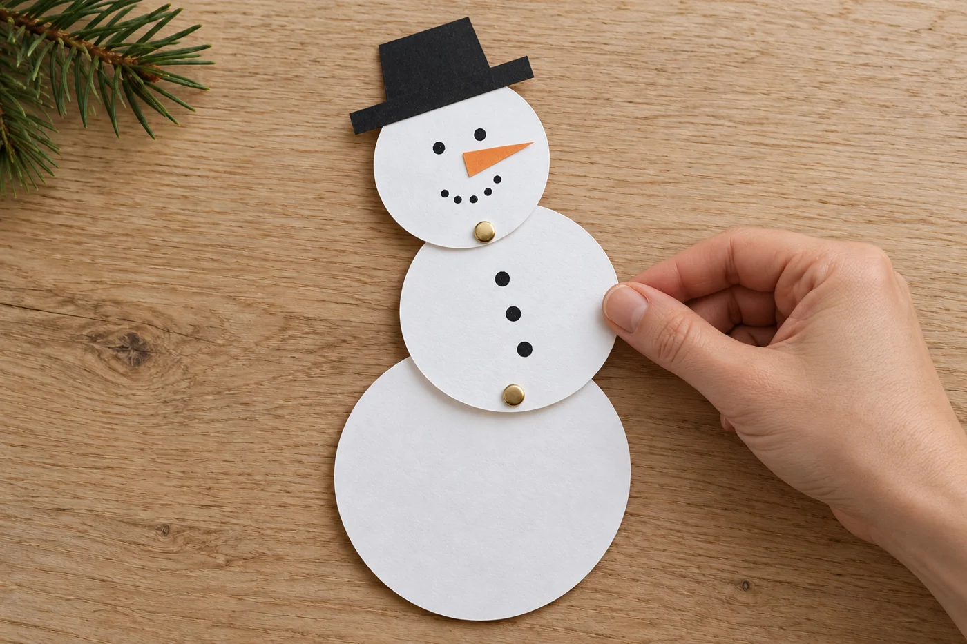 Bonhomme de neige incliné en faisant pivoter les disques autour des attaches