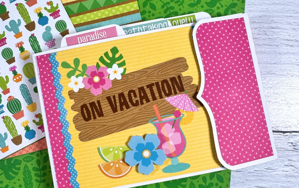 Mini album de vacances coloré avec pochettes et onglets
