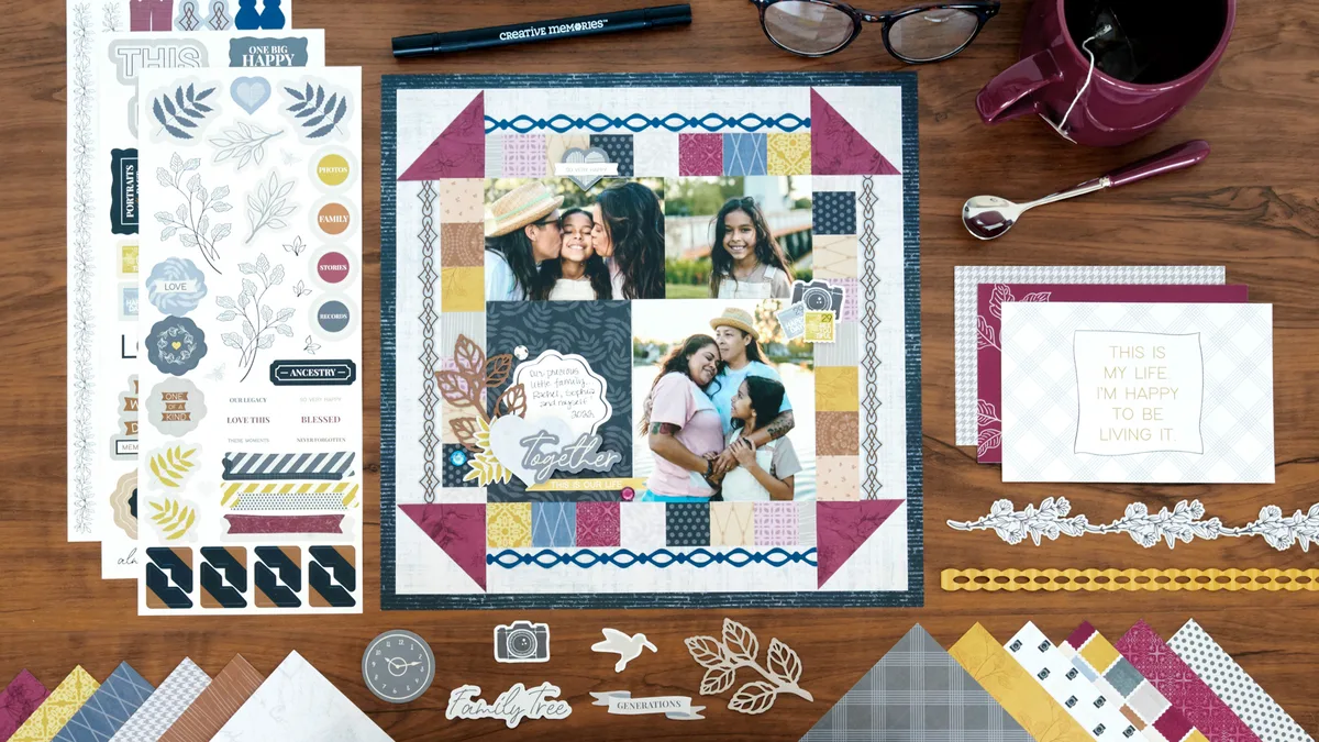 Page de scrapbooking familiale avec portrait central et papiers superposés