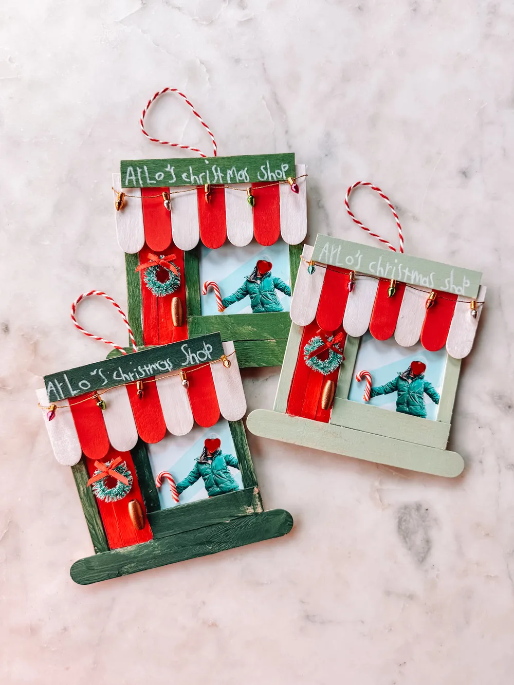 Une petite boutique souvenir avec une photo – cadeau de Noël fait main